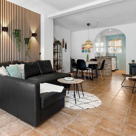 Beachfront Calahonda Apartment By Costarentals - Ref 89 Sitio de Calahonda Eksteriør billede