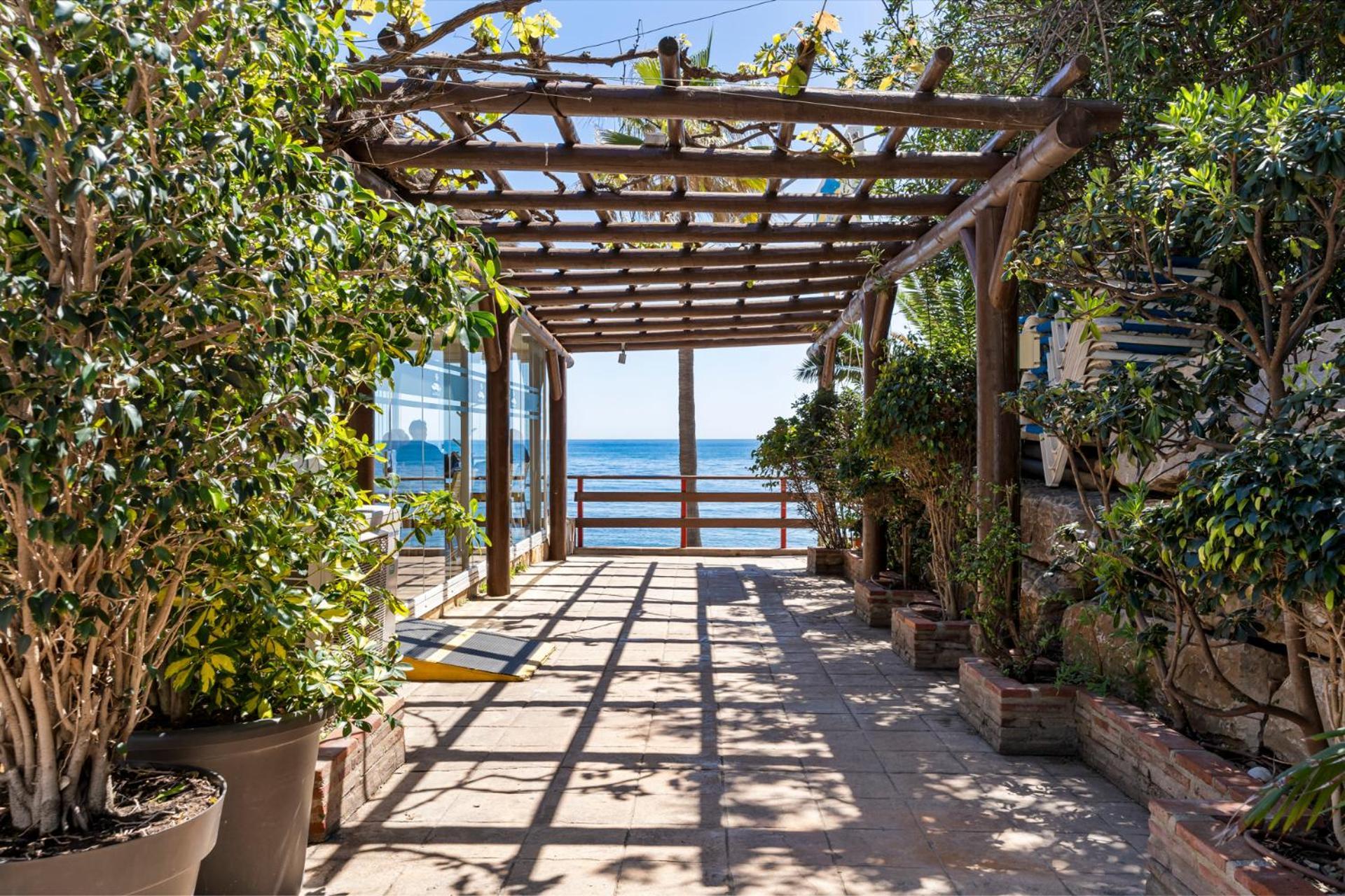 Beachfront Calahonda Apartment By Costarentals - Ref 89 Sitio de Calahonda Eksteriør billede